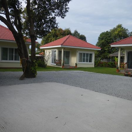 Pat'S Hideaway Bungalows Rayong Exterior foto